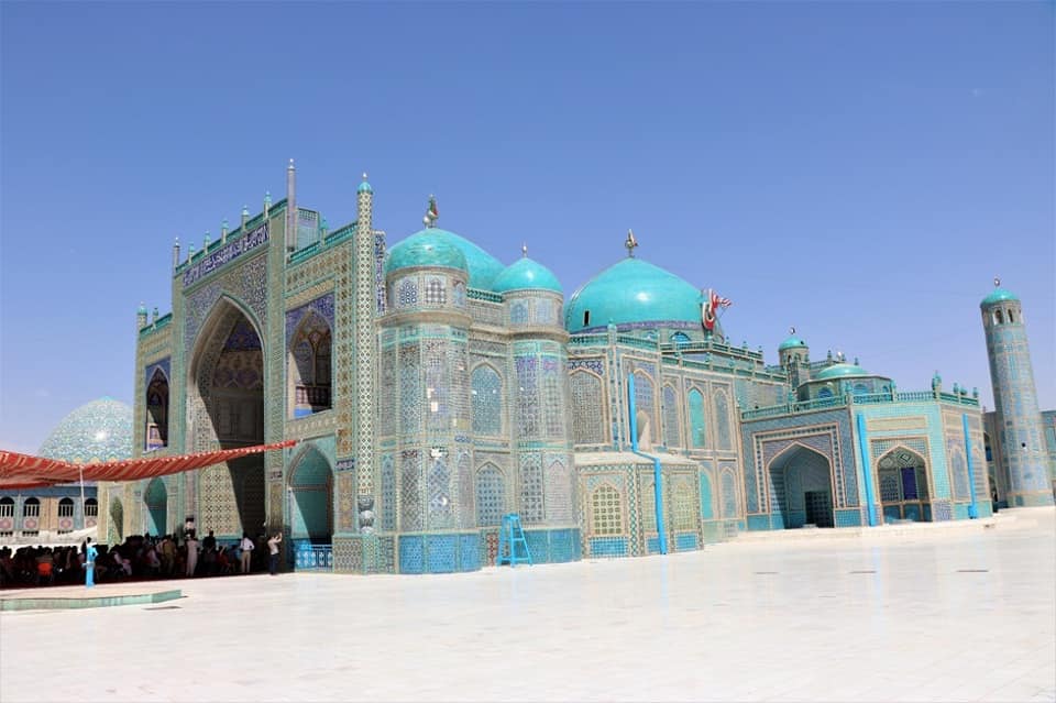 کار ترمیم و مرمت روضه مبارک مزار شریف آغاز شد 