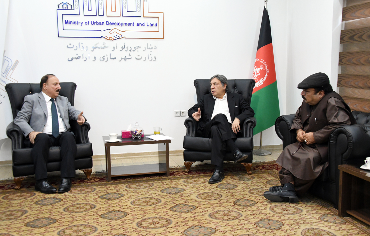 محترم محمود کرزی پلان انکشاف منطقوی ولایت نیمروز را منظور کرد 