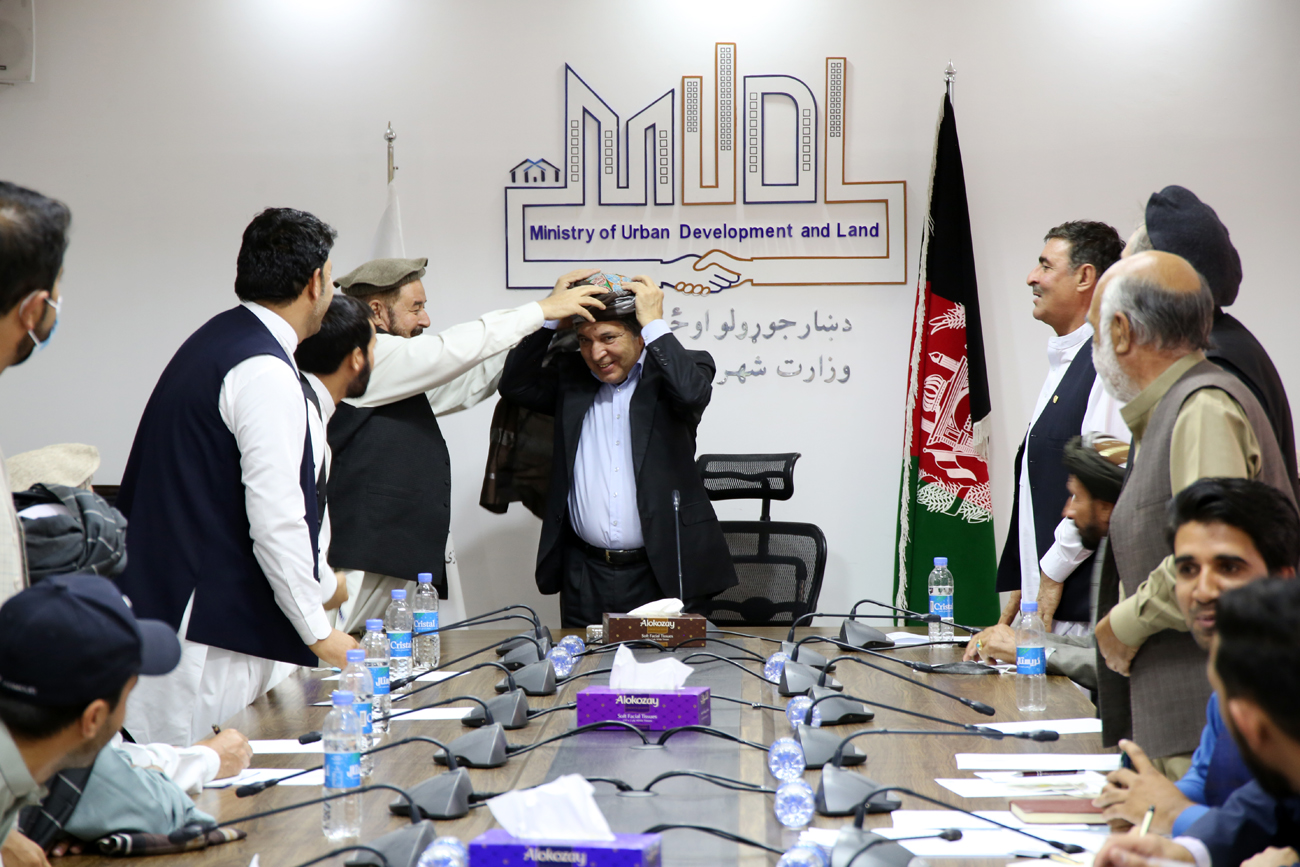 دیدار محترم محمود کرزی با والی میدان وردک