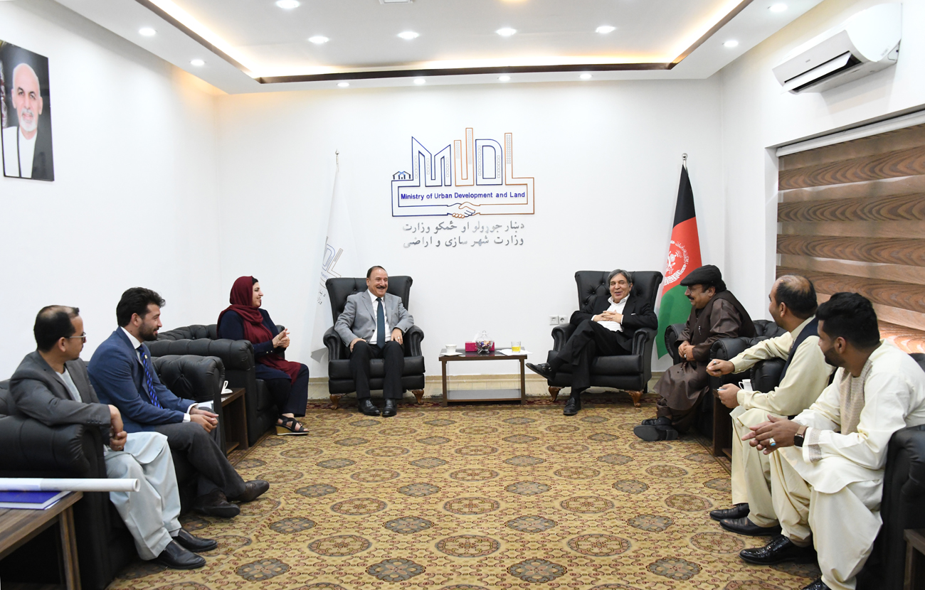 محترم محمود کرزی پلان انکشاف منطقوی ولایت نیمروز را منظور کرد 