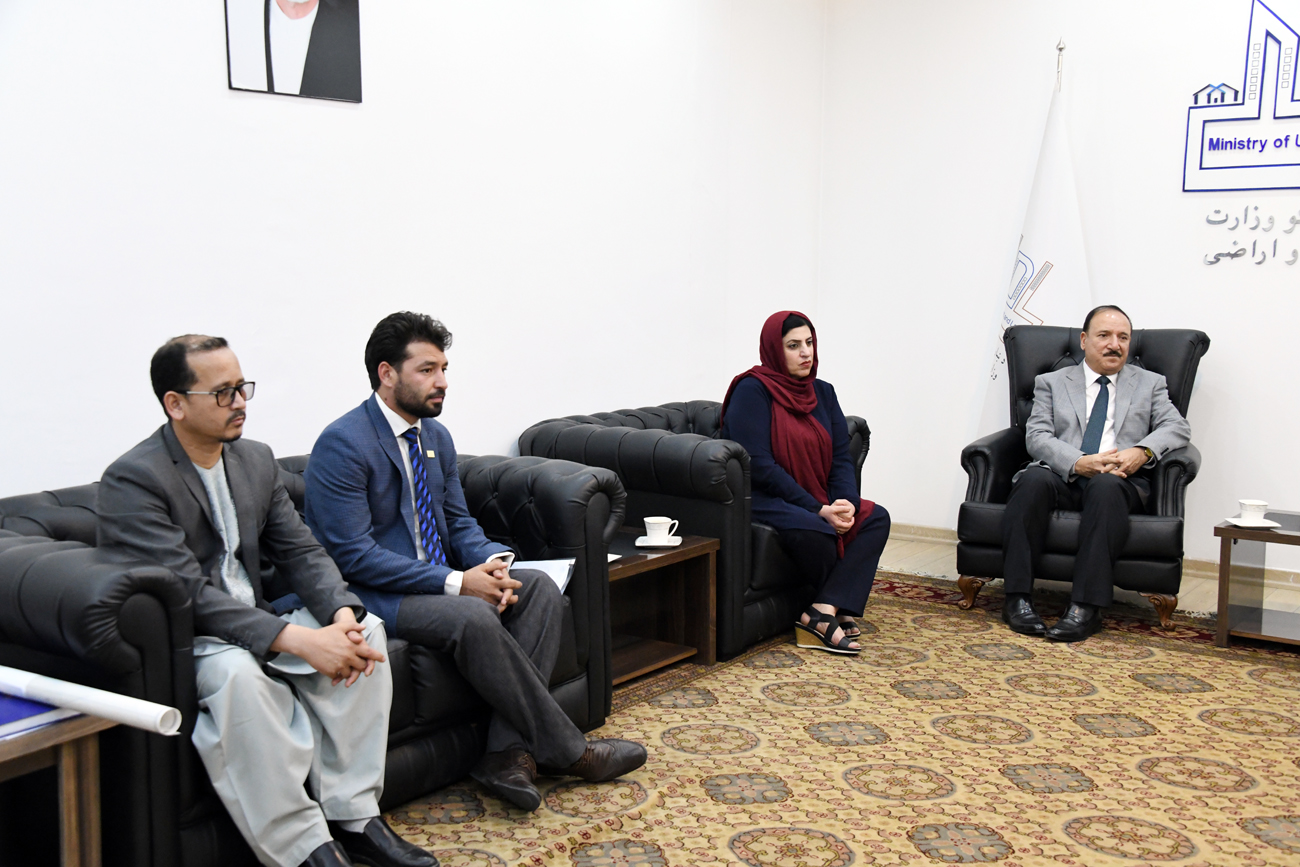 محترم محمود کرزی پلان انکشاف منطقوی ولایت نیمروز را منظور کرد 