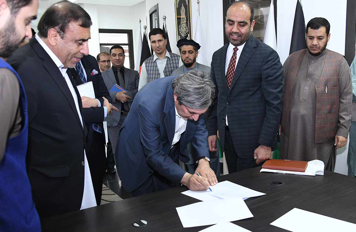 محترم محمود کرزی پلان تفصیلی شهرک معلمین رودات را منظور کرد 