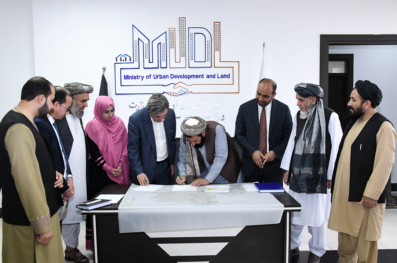 محترم محمود کرزی پلان منطقوی ولایت ارزگان را منظور کرد