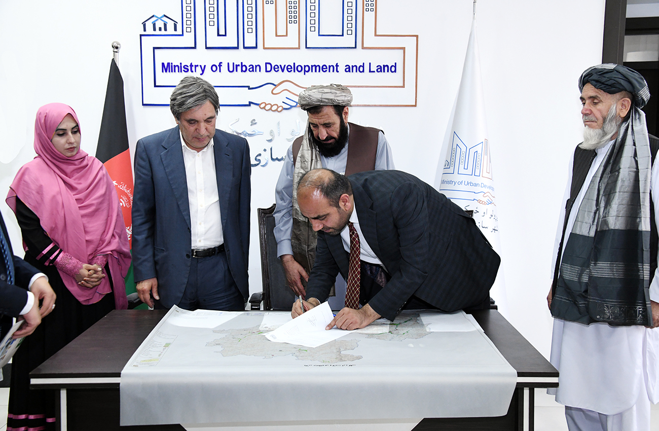 محترم محمود کرزی پلان منطقوی ولایت ارزگان را منظور کرد
