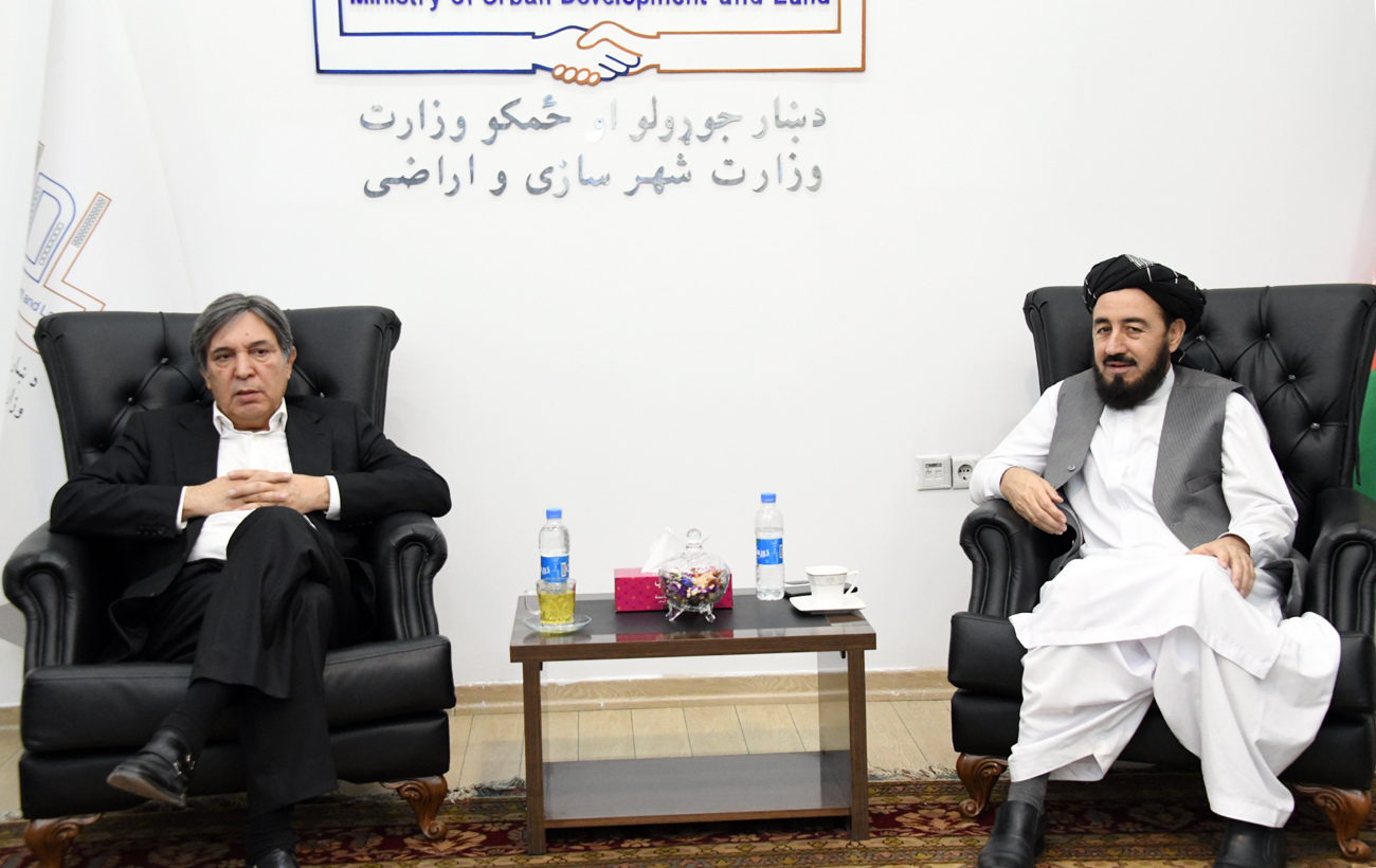 محترم محمود کرزی پلان تفصیلی شهرک قابل استطاعت برای هزار فامیل در ولایت فراه را منظور کرد 